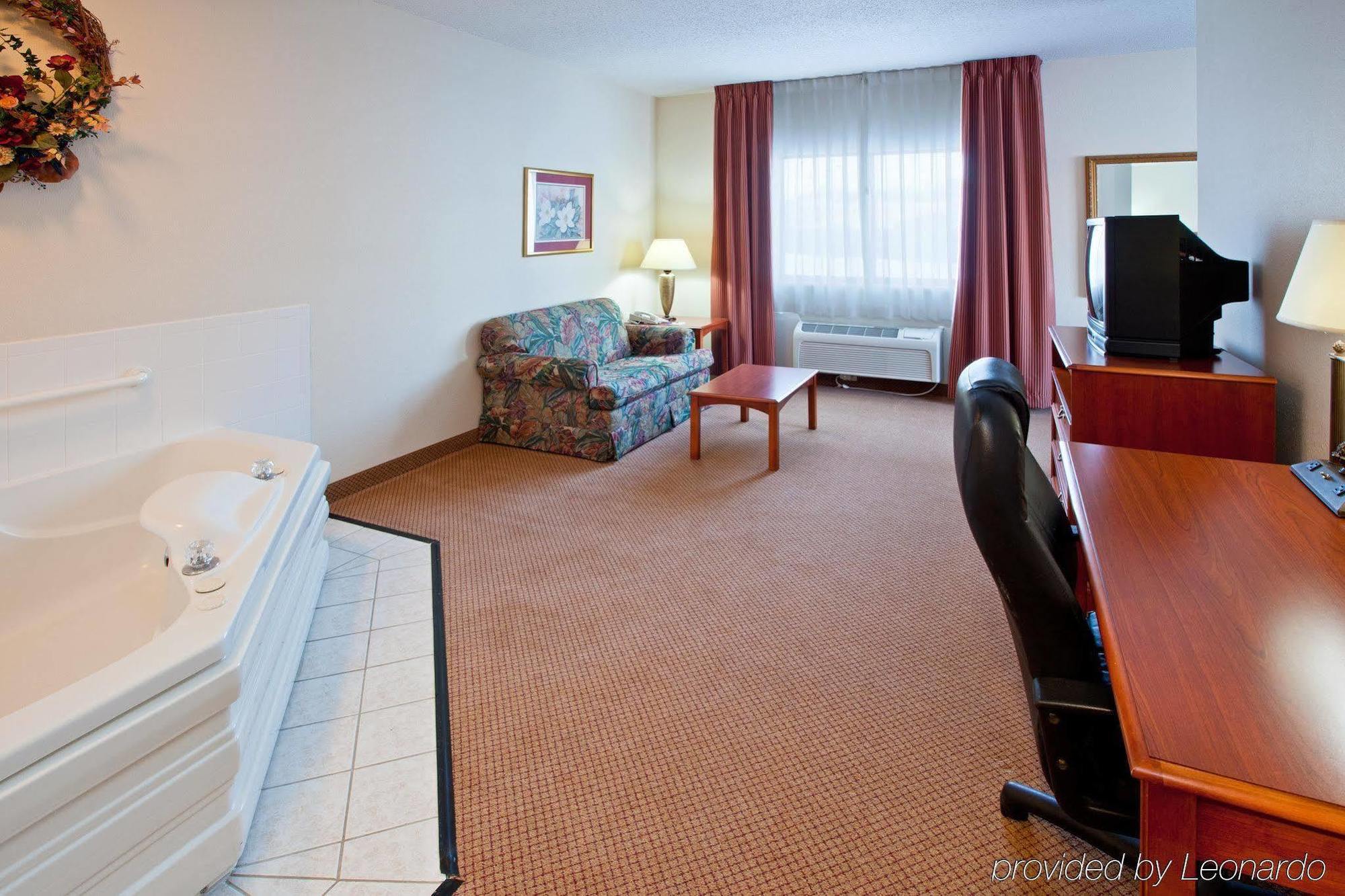 Baymont by Wyndham Chelsea Hotel Eksteriør billede