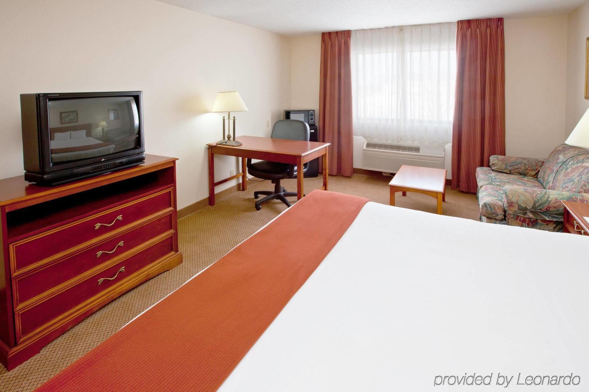 Baymont by Wyndham Chelsea Hotel Eksteriør billede