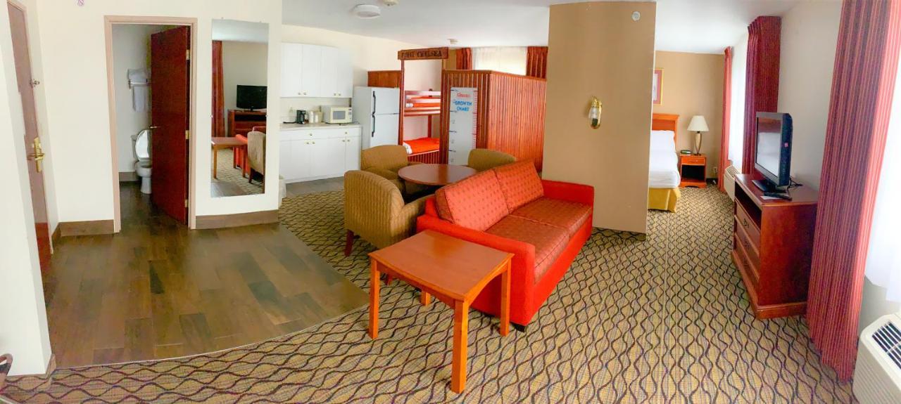 Baymont by Wyndham Chelsea Hotel Eksteriør billede